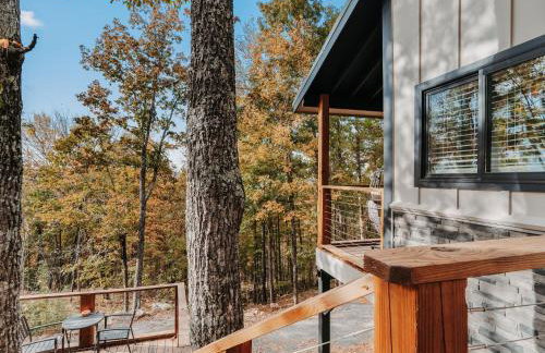 The Evergreen Treehouse with Winter Views - Foto 42