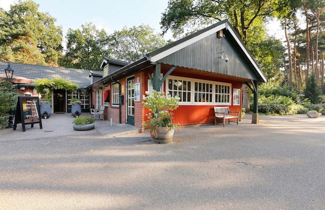 Markelo Lodge Near Trails - Photo 5