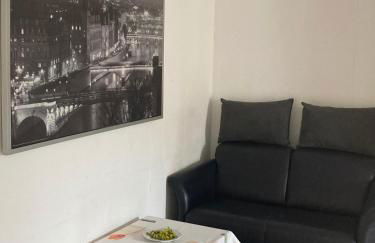 Toll Apartment mit privatem Eingang free Parking Slbst Check-in 30 Zone ruhig keine Ferienwohnung - Photo 12