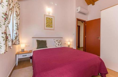 The Grandfather's courtyard villa with heated pool - Foto 5