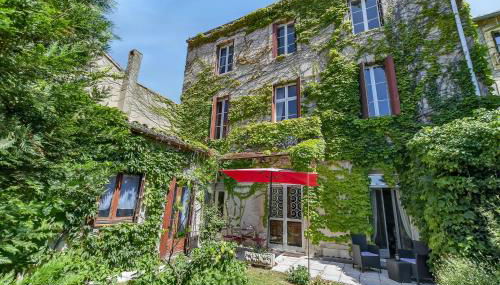 Les Bellevue Cité "3 Apartments, 1 with Garden & Private Parking, Aircon, WiFi, Free Public Car Park, 1 km from Cité" - Foto 2, Garden