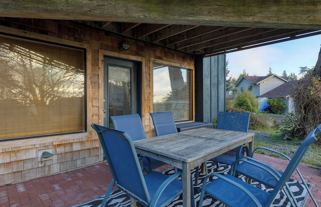 Deck Views, Fire Pit, Pool, 3 Mins to Beach Madrona Tree Retreat by Avantstay - Foto 39
