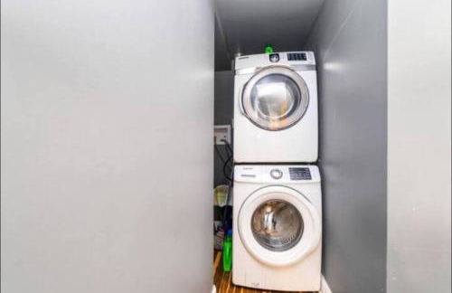 Chic 5 BD home in Little Italy - Foto 48