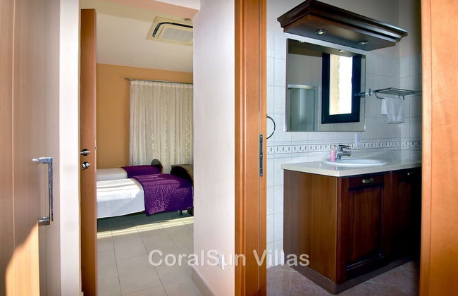 Amazing Luxury Villa, Enormous Heated Pool Jacuzzi, Gym, Games Room In Paphos, - Foto 32