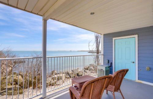 Waterfront Bass Island Retreat with Balcony and TV - Foto 2
