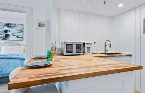 Chic 1BR Pineapple Pad Near Ocean and Pool - Foto 7