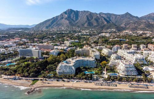 1st line exclusive apt in heart of the Golden Mile - Foto 1