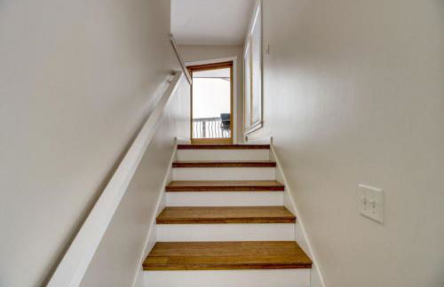 Cozy Rice Lake Cabin with Balcony and Grill and Views - Photo 21