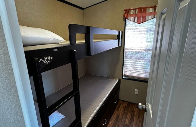 Falcon Cottages - Photo 11