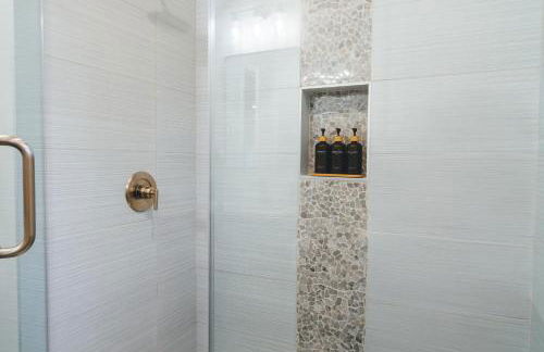 Beach Retreat 4900 Sqft, F1 VR Sim, Up to 21 guests - Foto 13