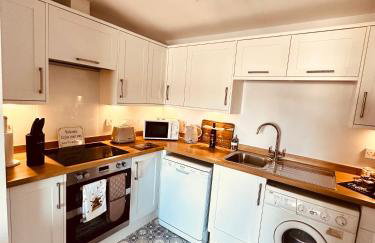 Kilmartin Court Apartments - No3 By The Sea & No2 With A View - free parking - Foto 38