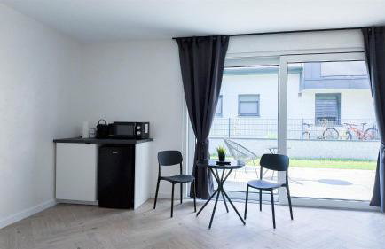 ALFA Stuttgart Doppelzimmer Teeküche Porsche Bosch l Gemeinschaftsbad WIFI SmartTV l Terrasse l Double room with kitchenette and shared bathroom l Terrace BS21A4 - Foto 5