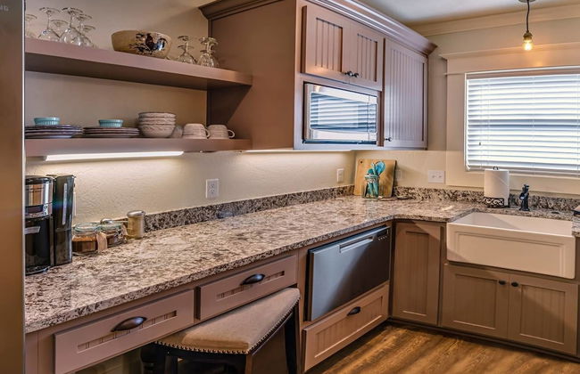 Redtail Suites ~ Entire Home ~ Sleeps 12 ~ Tesla Station - Foto 21