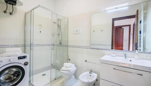 Esclusiva Vista Lago con Piscina e Parcheggio -Salò- - Foto 5, Shower