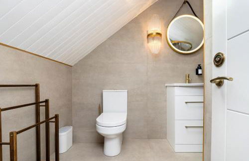 2 Bedroom Cottage-Free Parking - Photo 16