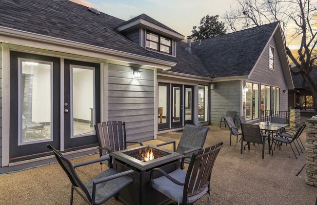 Foggy River Retreat For 16! - Photo 37