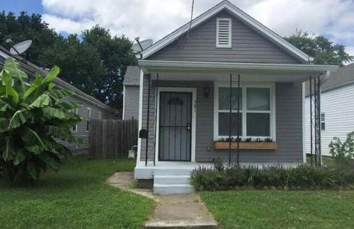 Charming home in heart of St Joseph 30 Plus days - Foto 7