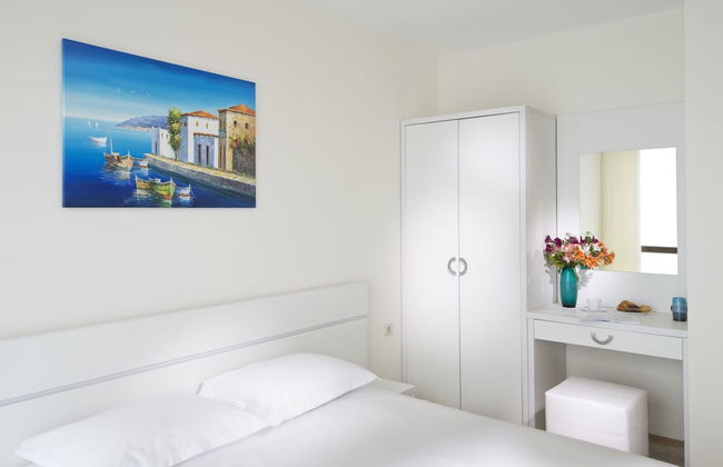 Calithea Complex - Photo 8