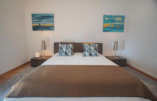 Lisbon Oriente River View w/ Balcony&Garage - Photo 15