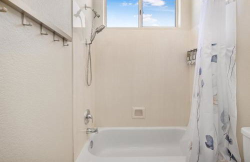 Sparkling Saltwater Pool - Spa - Firepit - WiFi - 4BR 3BA - Near Top Golf Courses - Foto 53