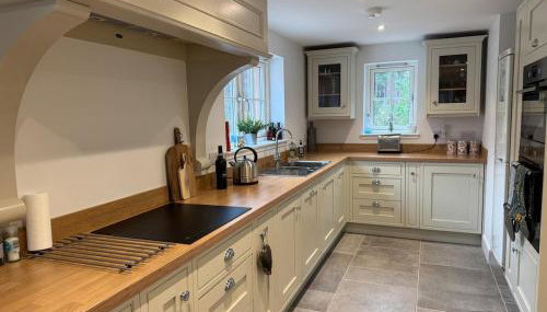 Cosy Highland Cottage in the Woods on Royal Deeside - Foto 5, stove, dishwasher