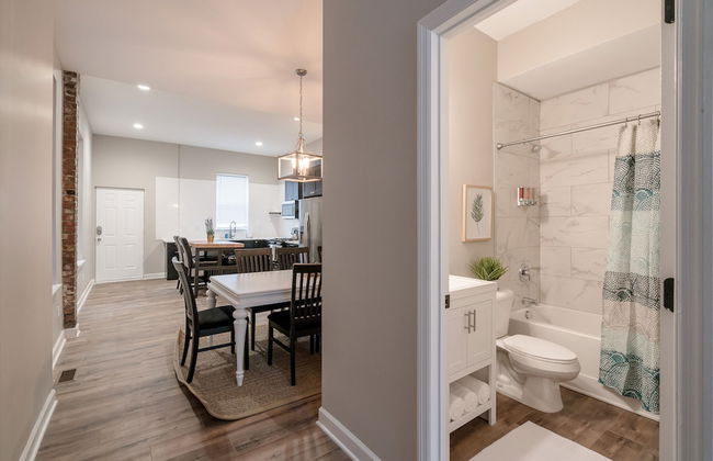 Designer Townhome 2 of 3 Left Side - JZ Vacation Rentals - Photo 20