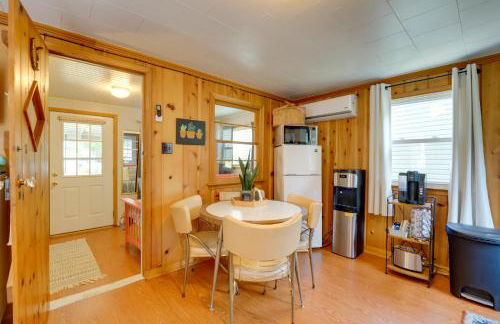 Walk to Beach Access! Chic Port Austin Studio - Foto 5