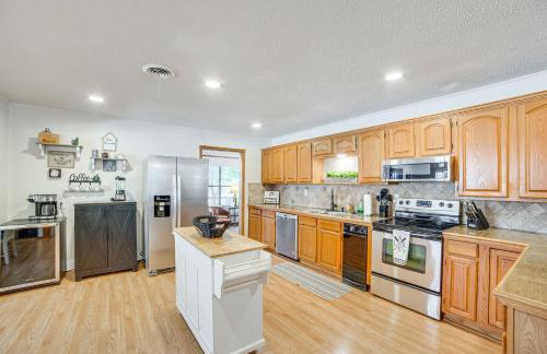 Spacious Deck Waterfront Home in Gun Barrel City! - Foto 8