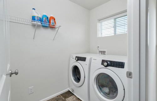 Terra House Tacoma - EV Power Station, Crib, Stroller, High Chair - Foto 21