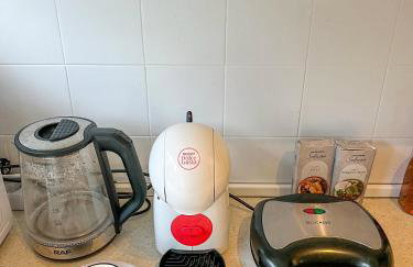 2BR Estoril Apartment - Near Estoril Beach & Cascais - Sleeps 4 - Photo 13