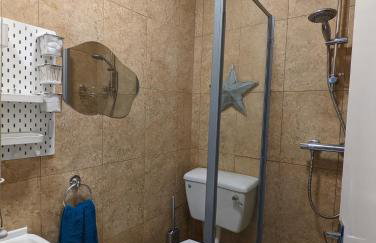 3 Bed City Home - South Facing Patio - 4-5 Beds - Foto 12