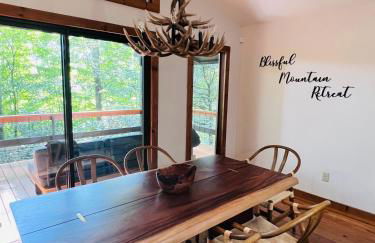 Maggie Valley 4BR Cabin with Hot Tub in Serene Forest - Foto 22