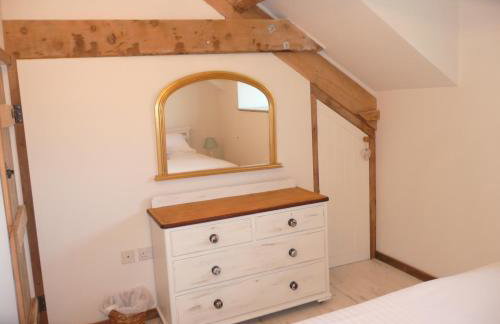 Meadowbeck Holiday Cottages - Photo 11