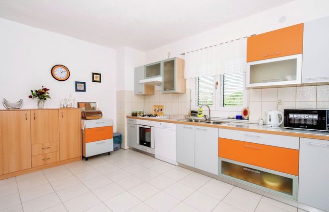 Spacious Holiday Home With Private Pool - Foto 11