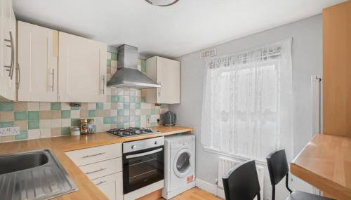 First floor 1 bed apartment with lounge and kitchen - Foto 2