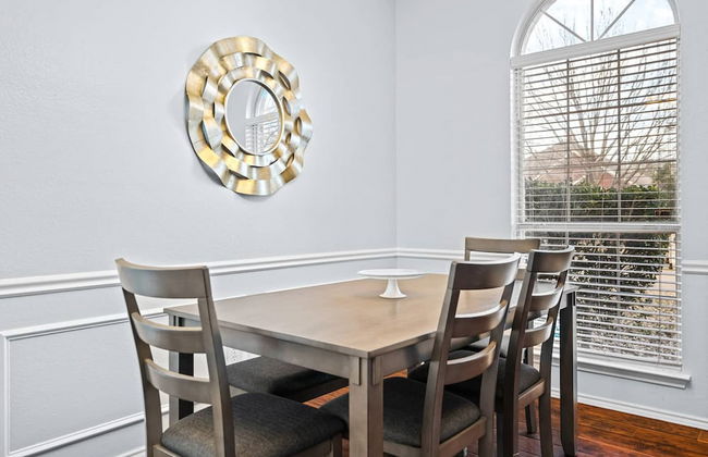 Perfect Frisco Home for Relocating Families Fun - Foto 14