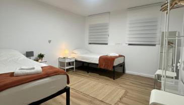 Cozy Apartment with Excellent Transport Links to Old Town, Main Station and Trade Fair - Foto 3