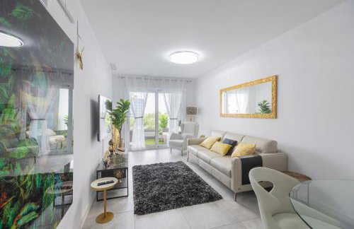 Marbella luxury brand new 2-bedroom apartment, 3 min walk to the beach! - Photo 3