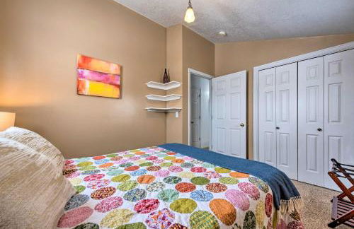 Family-Friendly Logan Farmhouse with Yard and Near USU - Foto 18