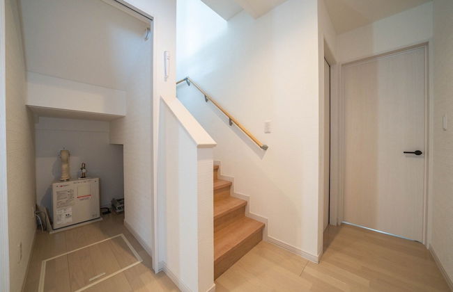 THE LUNA LOUNGE - Photo 21