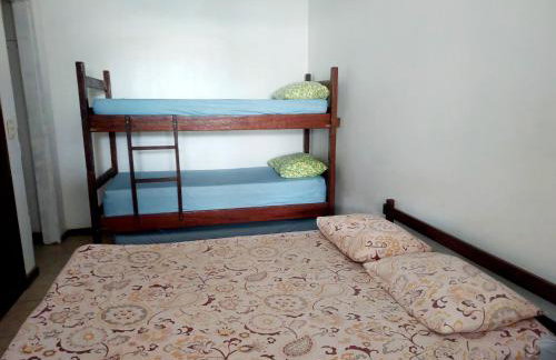 Casa Espaçosa 3 Quartos Sala Cozinha e Churrasqueira - Foto 17