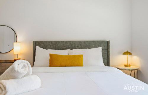 Near BBQ, Coffee More in Brentwood Pet-Friendly 2BR 1BA Condo By Austin Vacay - Foto 18