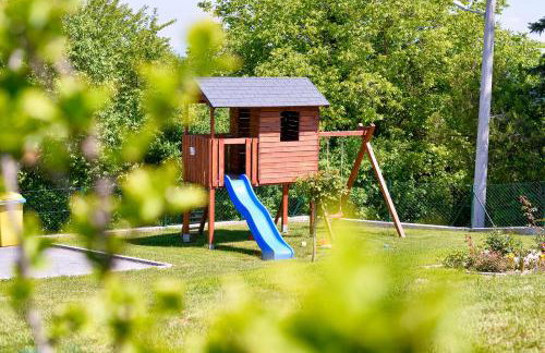 CVETKOVA HIŽA sa JACUZZIJEM - Foto 13