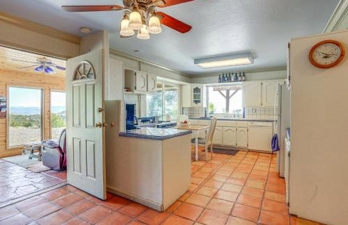 Sunroom and Sauna! Mtn-View Prescott Valley Home - Foto 10