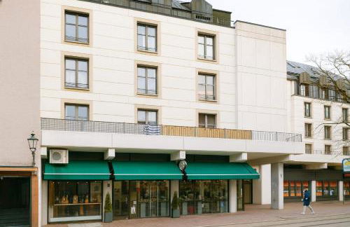 Stylish Old Town Apartment with Free Parking and a Balcony near the Cathedral - Foto 16