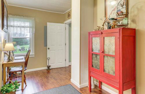 Grandmas Farm House on 125 Acres with Fire Pit! - Foto 10