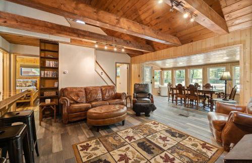 Linville Gorge Cottage with Hot Tub - Photo 12