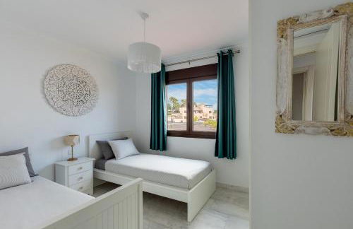 VILLA WITH 4 BEDROOMS AND PRIVATE HEATED POOL - Foto 26