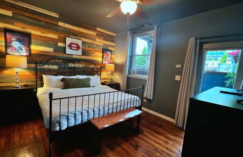 The Banksy-Free Parking -4 bedroom w King bed- Firepit Rooftop near United Center - Foto 22