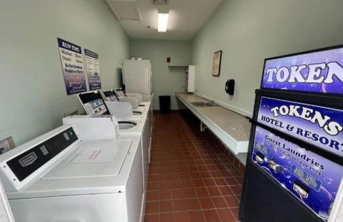 Two bed condo in Parkway Palms Resort condo - Foto 41